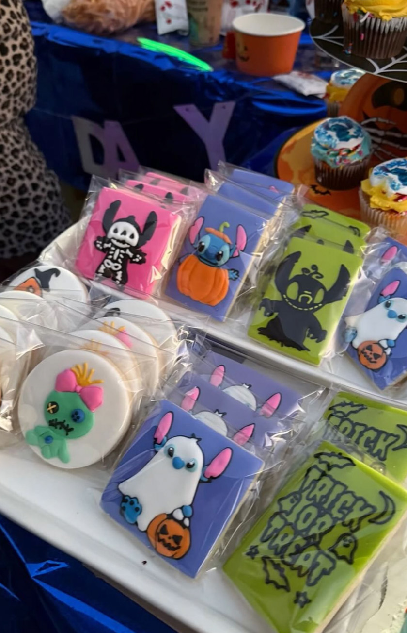 Custom decorated sugar cookie set
